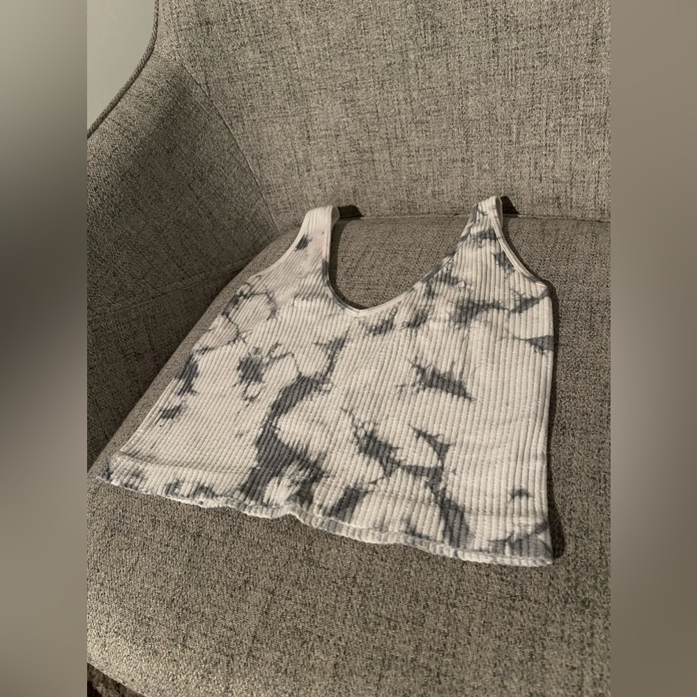 Marble crop tank! Size S.